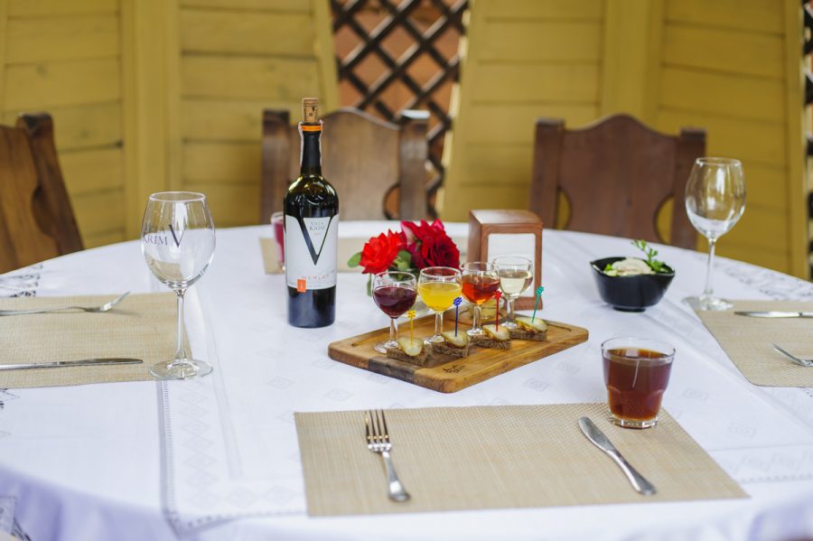 20 — Напитки в беседке